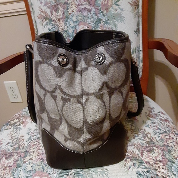 Coach Vintage Signature Wool & Leather Handbag - Picture 13 of 16